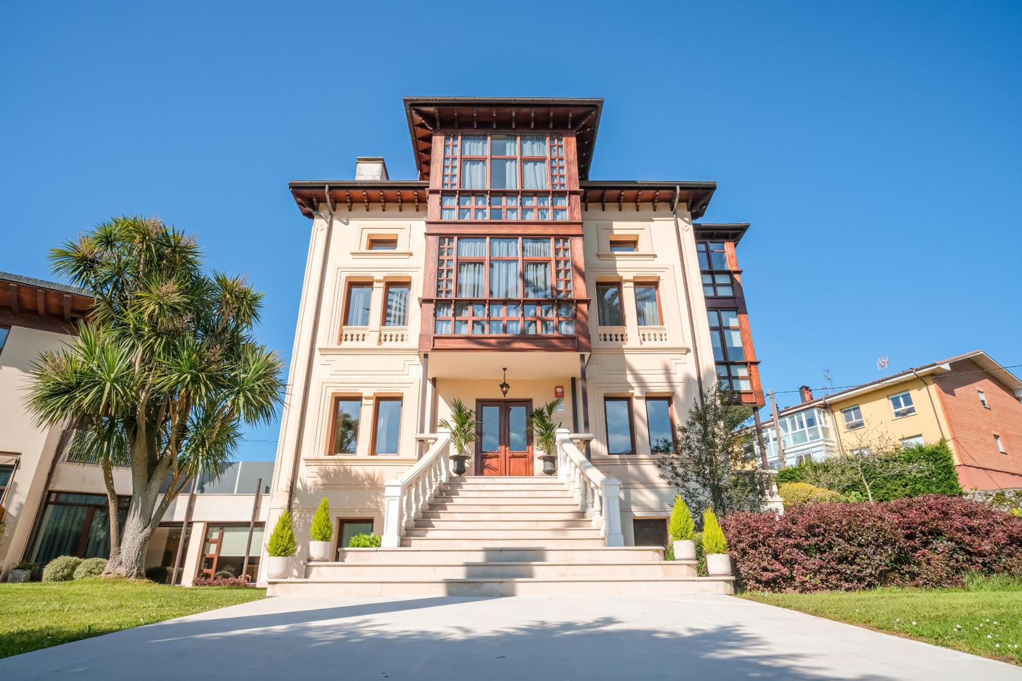 Indiana Boutique Hotel 4*